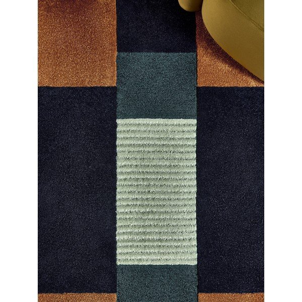 Rankų darbo tamsiai mėlynos spalvos iš perdirbto pluošto kilimas 120x170 cm Franka – MADE-image-4