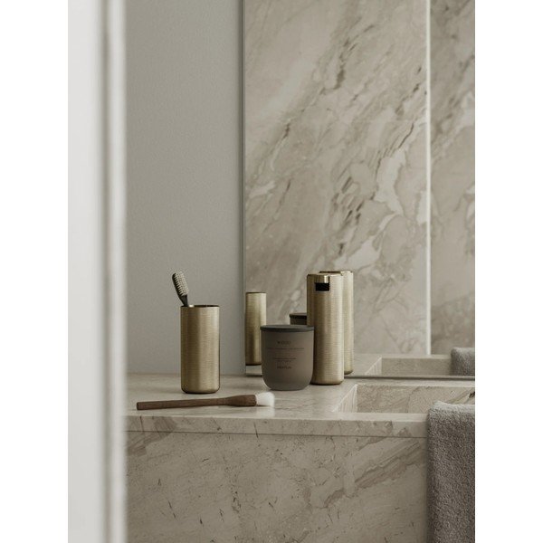 Aromatinė žvakė iš sojų vaško degimo laikas 35 h Tuoksu Wood – Blomus-image-2