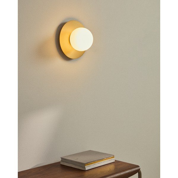 Baltos spalvos/auksinės spalvos sieninė lempa ø 25 cm Brisia – Kave Home-image-1