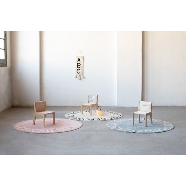 Skalbiamas/rankų darbo iš medvilnės vaikiškas kilimas šviesiai mėlynos spalvos ø150 cm ABC Vintage Blue – Lorena Canals-image-4