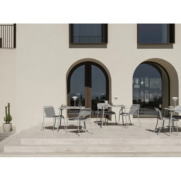 Šviesiai pilkos spalvos metalinė sodo kėdė Yua Wire – Blomus-image-3