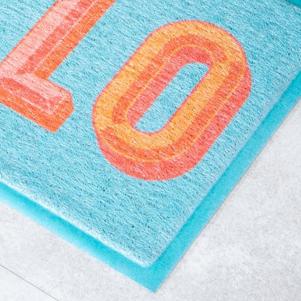 Iš perdirbto plastiko grindų kilimėlis 40x70 cm Blue Hello – Artsy Doormats-image-2