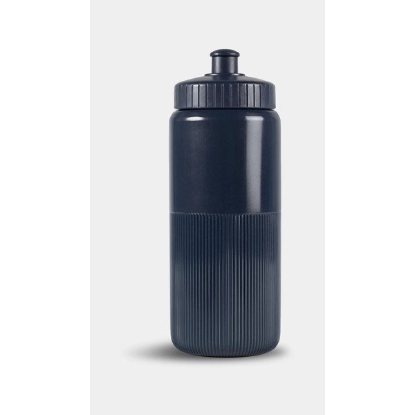 Tamsiai mėlynos spalvos iš plastiko butelis Kelioninis buteliukas 750 ml Tessa – Sagaform
