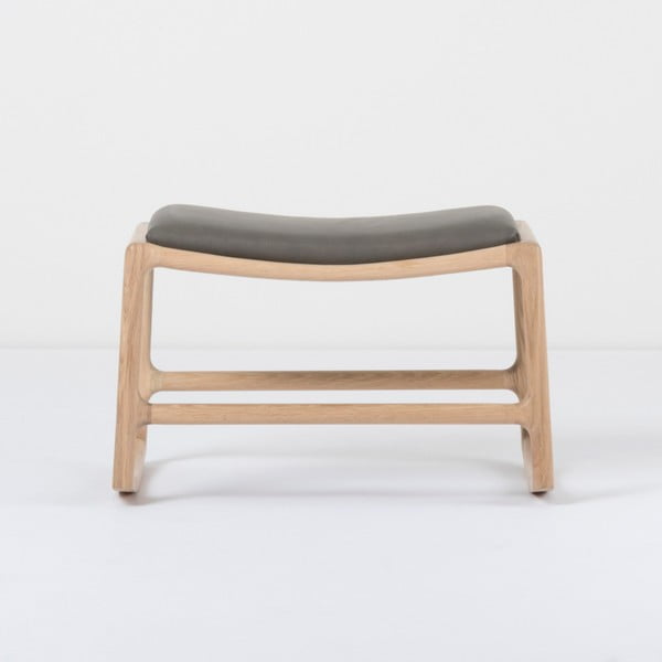 Pakoja su ąžuolo masyvo konstrukcija ir pilkos buivolo odos detalėmis Gazzda Dedo