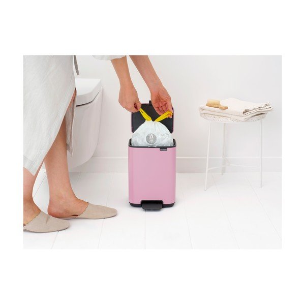 Rožinės spalvos iš plieno šiukšliadėžė su pedalu 4 l Bo – Brabantia-image-2