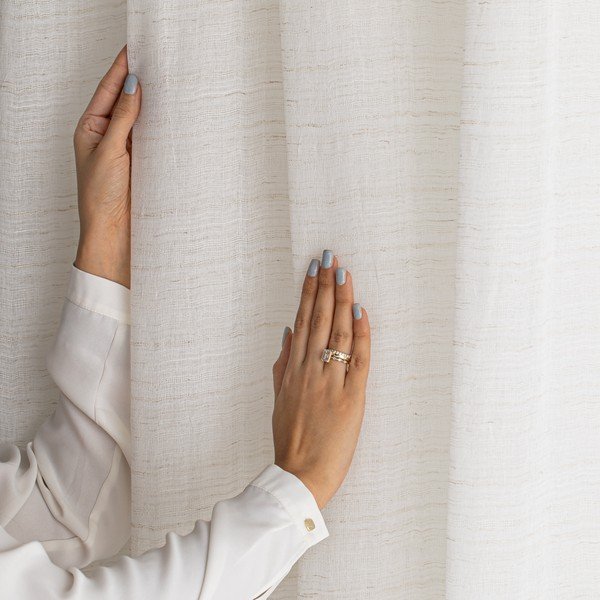 Kreminės spalvos permatoma užuolaida 140x270 cm Drimar – Restilo-image-4