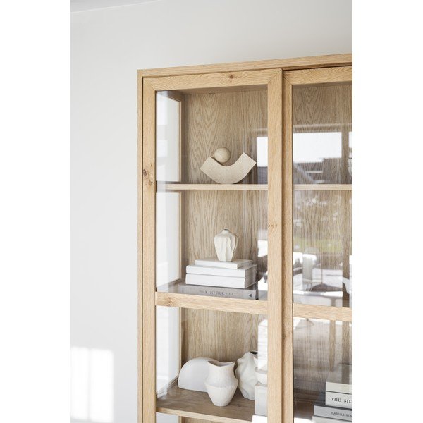 Vitrina natūralios spalvos iš ąžuolo su stumdomomis durimis 100x203 cm Hazelton – Rowico-image-1