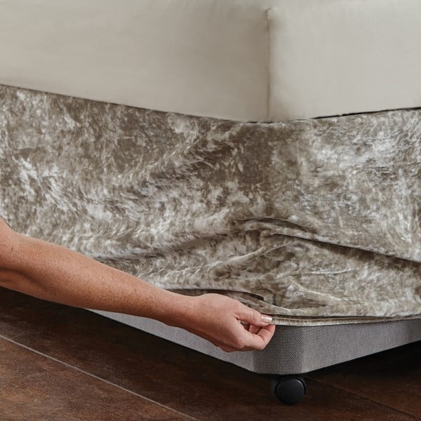 Iš velveto lovos rėmo užvalkalas smėlio spalvos su guma 152x198 cm Crushed Velvet – Catherine Lansfield-image-1