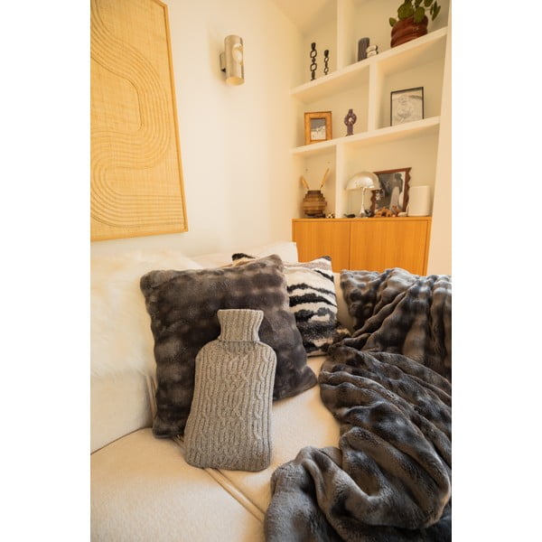 Iš mikropliušo dekoratyvinė pagalvėlė 45x45 cm Wave – Tiseco Home Studio-image-4