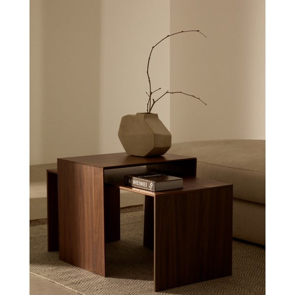 Šoninis stalas iš riešutmedžio 40x55 cm Litto – Kave Home-image-2