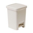 Kreminės spalvos vonios kambario šiukšliadėžė su pedalais Addis Rattan Pedal Bin Calico, 6 l