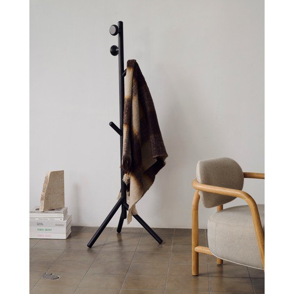 Juodos spalvos iš buko masyvo palto stovas 46x170 cm Nadue – Kave Home-image-1