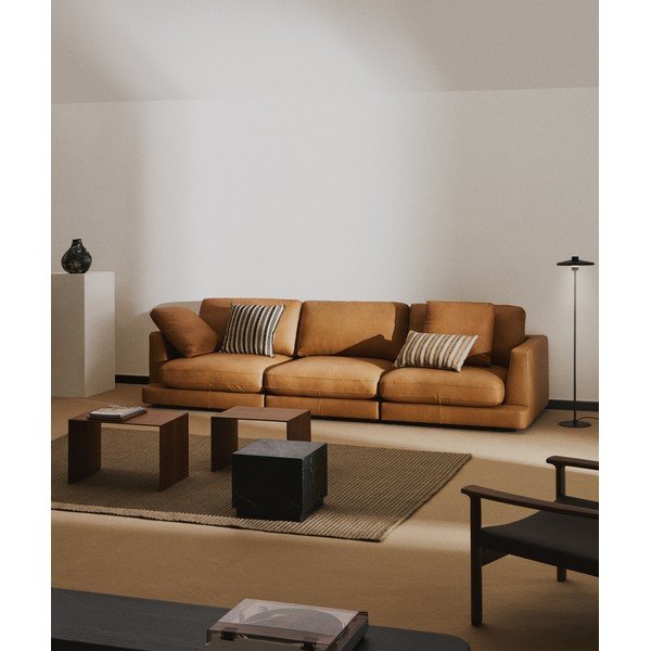 Rudos spalvos sofa iš odos 300 cm Gala – Kave Home-image-1