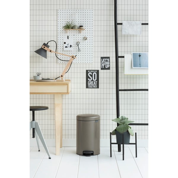 Iš plieno šiukšliadėžė pilkos spalvos su pedalu 12 l NewIcon – Brabantia-image-3