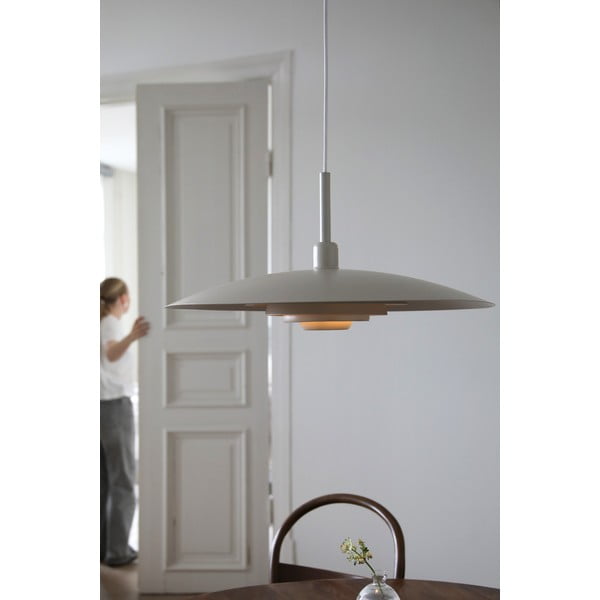 Smėlio spalvos kabantis šviestuvas ø 57 cm su metaliniu gaubtu Piny – Markslöjd-image-1