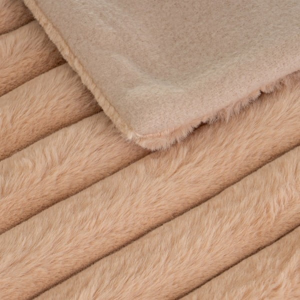 Šviesiai rudos spalvos iš mikropliušo antklodė ir pledas 130x160 cm Fur Velvet – Casa Selección-image-1