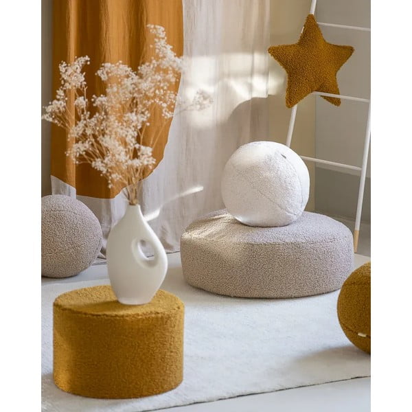 Kreminės spalvos iš boucle vaikiška sofos pagalvėlė Ball – Wigiwama-image-3