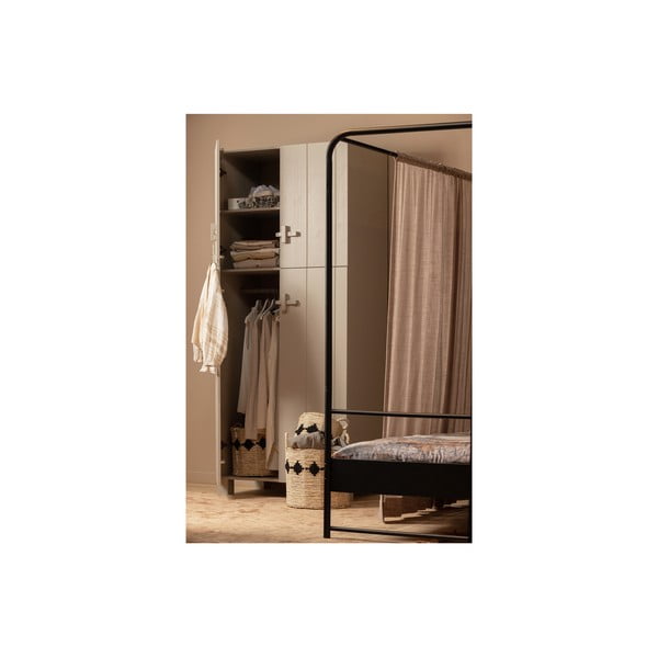 Šviesiai pilkos spalvos iš pušies masyvo drabužių spinta 90x210x55 cm Mees – WOOOD-image-3