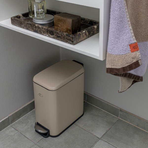 Iš metalo šiukšliadėžė smėlio spalvos su pedalu 5 l Wendy – Mette Ditmer Denmark-image-1