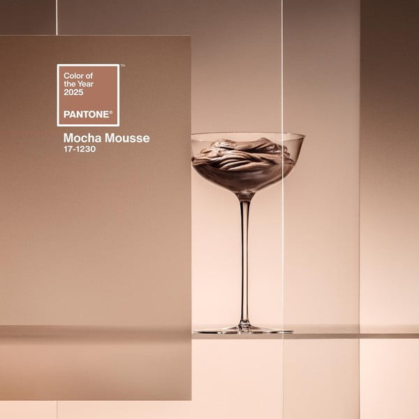 Raktų pakabukas šviesiai rudos spalvos Mocha Mousse 17-1230 – Pantone-image-1