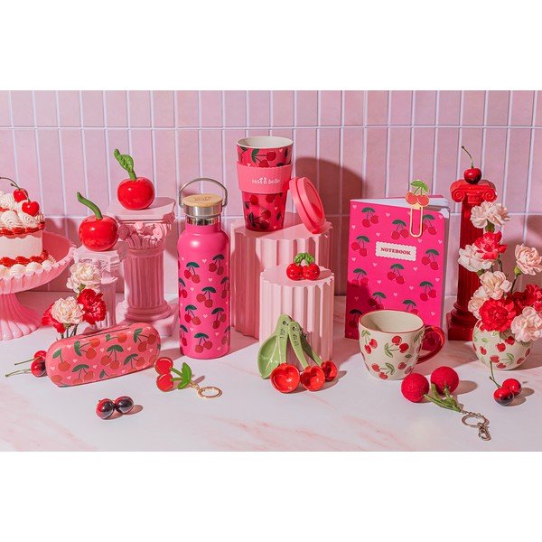 Smėlio spalvos iš keramikos puodelis 250 ml Cherries – Sass & Belle-image-3