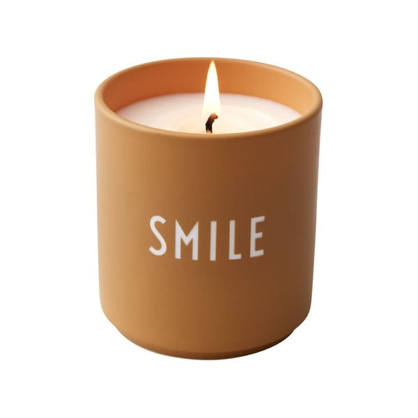 Aromatinė žvakė iš sojų vaško Smile – Design Letters