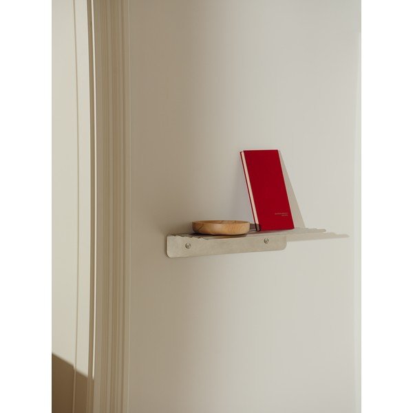 Sidabrinės spalvos iš metalo sieninė lentyna 50 cm Olbi – noo.ma-image-1