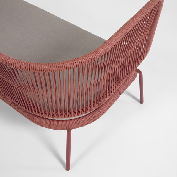 Terakotos spalvos sodo sofa su plienine konstrukcija Kave Home Nadin-image-1