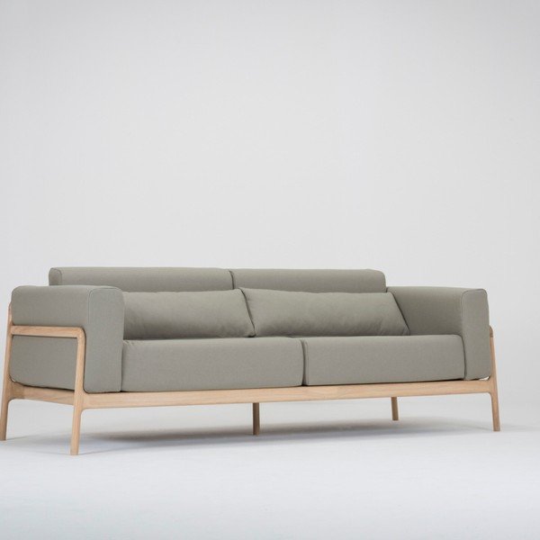 Šviesiai pilka trijų vietų sofa su ąžuolo masyvo konstrukcija "Gazzda Fawn-image-4