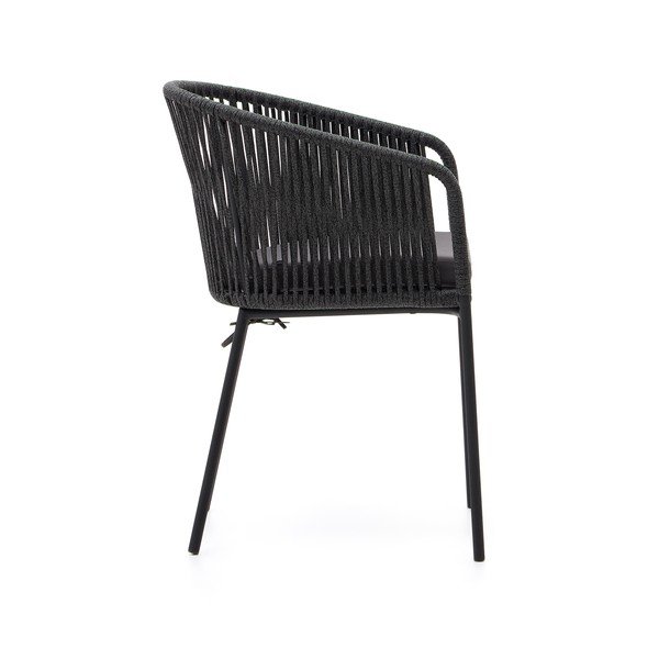 Juodos spalvos metalinė/paminkštinto audinio sodo kėdė Yanet – Kave Home-image-3