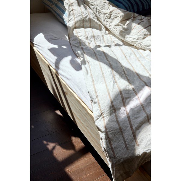 Natūralios spalvos iš pušies masyvo dvigulė lova su lovos grotelėmis 180x200 cm Merge – Karup Design-image-4