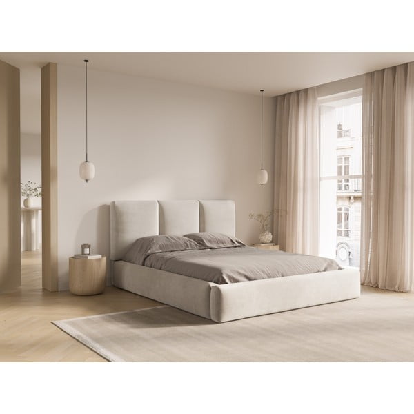 Iš aksomo dvigulė lova kreminės spalvos audiniu dengta su sandėliavimo vieta su lovos grotelėmis 200x200 cm Brody – Mazzini Beds-image-1