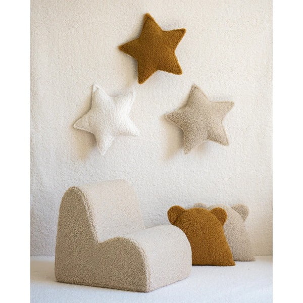 Rudos spalvos iš boucle vaikiška sofos pagalvėlė Bear – Wigiwama-image-4