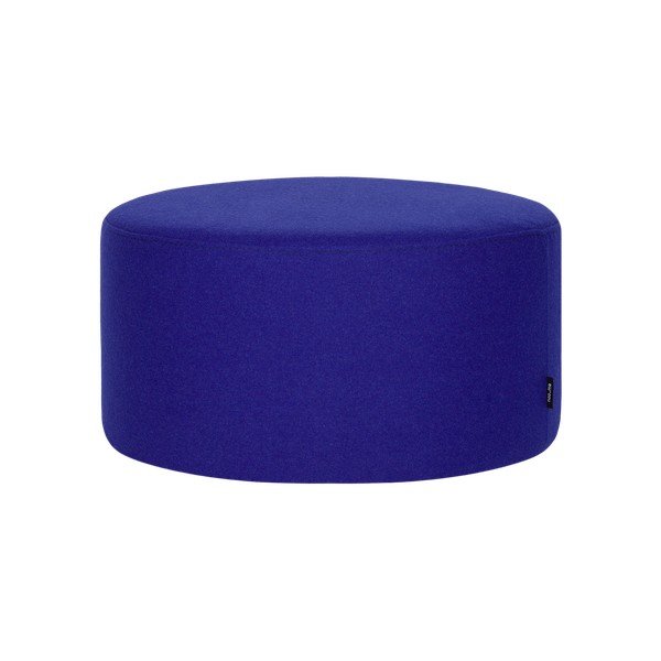 Mėlynos spalvos pufas iš vilnos Folk – noo.ma