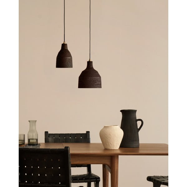 Juodos spalvos kabantis šviestuvas ø 21 cm su mediniu gaubtu Amire – Kave Home-image-2