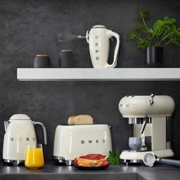 Kreminės baltos spalvos skrudintuvas SMEG-image-1