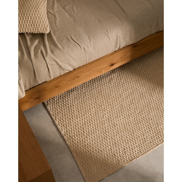 Rankų darbo kreminės spalvos iš medvilnės mišinio kilimas 160x230 cm Mascarell – Kave Home-image-1