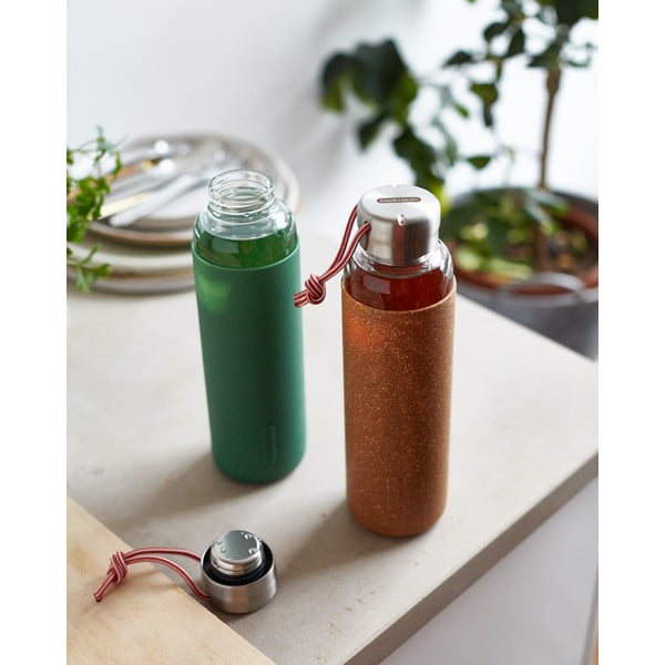 Stiklinis vandens buteliukas su oranžine silikonine įmaute Black + Blum G-Bottle, 600 ml-image-1