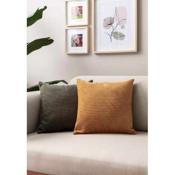 Iš kordinio velveto dekoratyviniai pagalvių užvalkalai 2 vnt. 43x43 cm – Mioli Decor-image-1