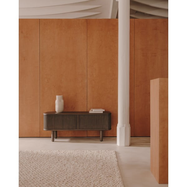 TV spintelė tamsiai rudos spalvos iš uosio 120x50 cm Mailen – Kave Home-image-1