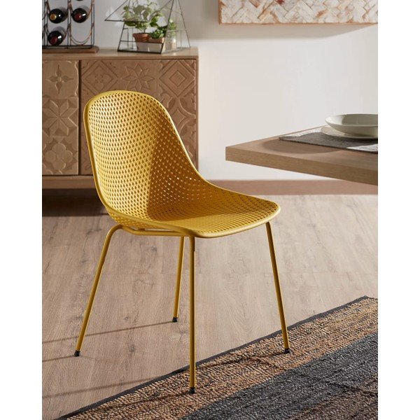 Geltonos spalvos metalinė sodo kėdė Quinby – Kave Home-image-1