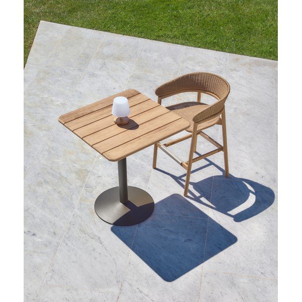 Sodo baro stalas su akacijos stalviršiu 80x80 cm Esilda – Kave Home-image-1