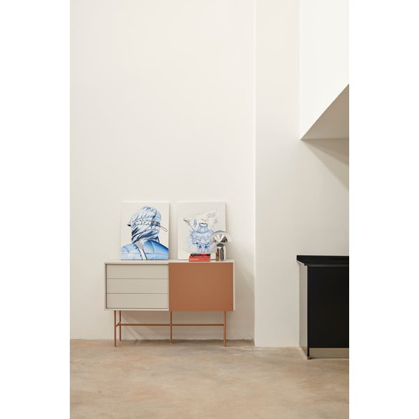 Žema šoninė spintelė raudonos plytų spalvos/smėlio spalvos su stumdomomis durimis 140x91 cm Nube – Teulat-image-1