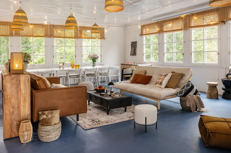 Įkvėpimas : Sendintas stilius, Svetainė