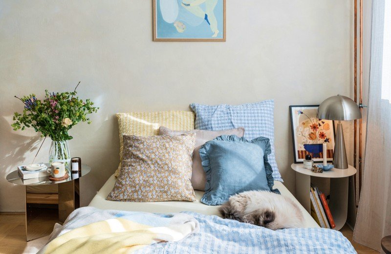 2026 m. pavasario tekstilė: kas keičiasi miegamajame, svetainėje ir virtuvėje