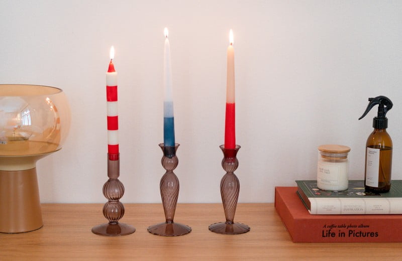 „Pasidarykite patys“ tamsintos žvakės: patarimas, kaip panaudoti vašką iš senų žvakių
